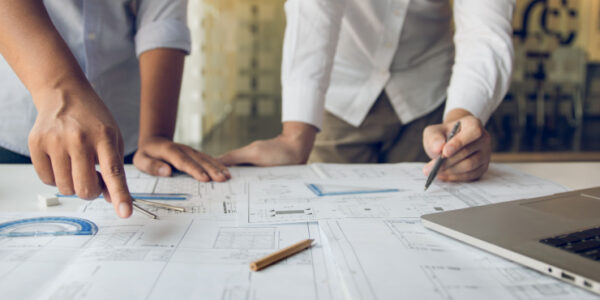Tenant Project Management vs. In-House Management Pros and Cons