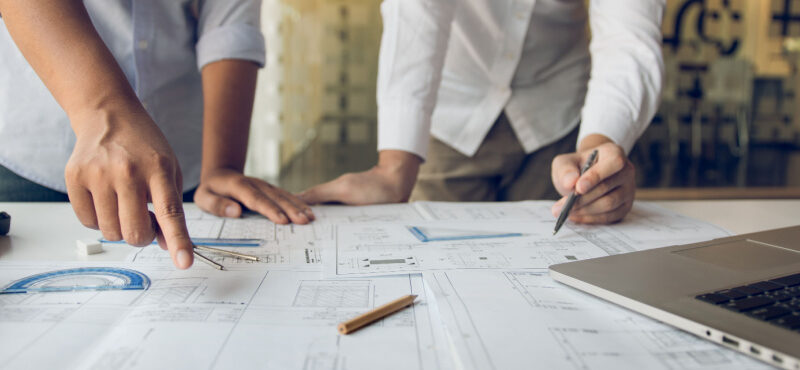 Tenant Project Management vs. In-House Management Pros and Cons